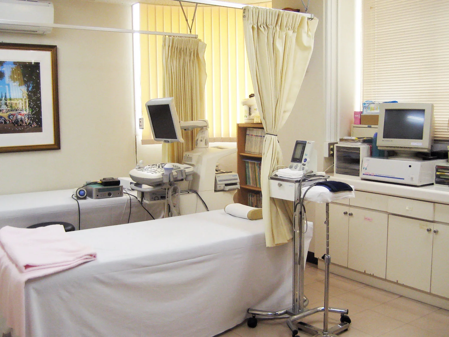 北薗産婦人科クリニックの診察室